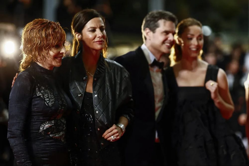 Cannes 221